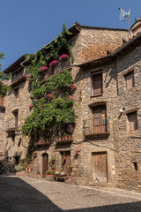 Fototapeta na wymiar medieval village of ainsa in the spanish pyrenees
