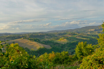 Fototapeta na wymiar Panorami tipici della sabinia. Lazio, provincia di Rieti