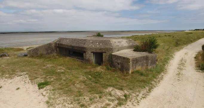 Blockhaus sur la c&ocirc;te normande entre Omaha Beach et Utah Beach