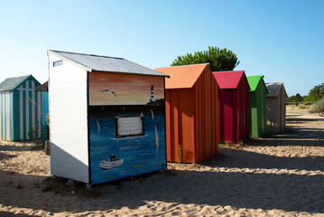 Obraz na płótnie Canvas Cabanes de plage sur l'île d'Oléron en Charente Maritime en France