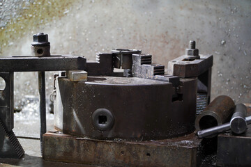 chuck on the milling machine table,Workpiece clamping concept