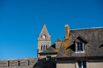 Fototapeta na wymiar chateau donjon de noirmoutier en l'ile.