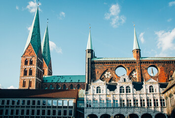 Rathaus und Marienkirche in L&uuml;beck