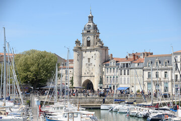 Fototapeta na wymiar Am Alten Hafen in La Rochelle
