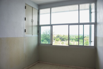 Fototapeta na wymiar empty room with a window
