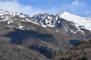 VISTAS DEL PAISAJE DE LAS MONTAÑAS DE SIERRA NEVADA, LADO SUR (LA ALPUJARRA, BARRANCO DEL POQUEIRA)
