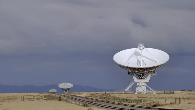 VLA, large array of antennas, time lapse