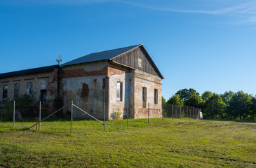 Obraz premium abandoned farm