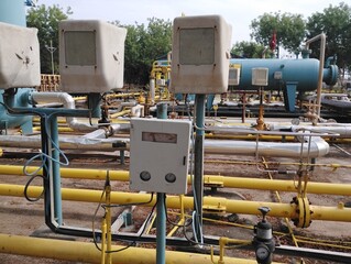 Filed Mounted Multivariable flow computers with sun shield 