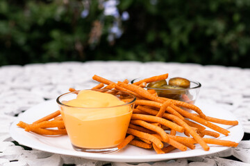 churros con queso derretido y jalapeños 