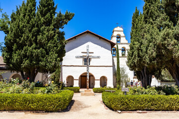 Fototapeta na wymiar Mission San Juan Bautista Church in California, an old spanish mission.