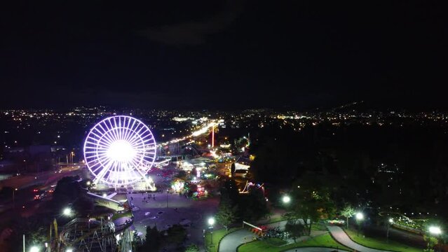 parque diversiones noche 