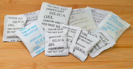 Naklejka premium Silicagel, Trockenmittelbeutel