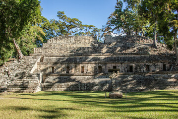 Fototapeta na wymiar Temple at the Acropolis at the Copan Mayan Ruins, Copan Ruinas, Honduras
