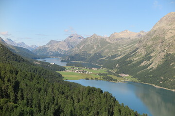 Obraz premium Blick auf den Silsersee und Silvaplanersee, Engadin