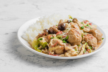 肉団子の餡かけランチ