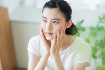 若い女性のスキンケア
