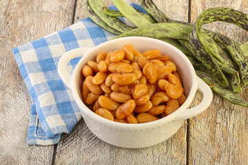 White bean in tomato sauce