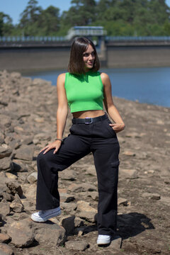 modelo distraida
