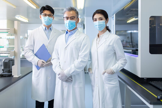 Portrait of research team in laboratory