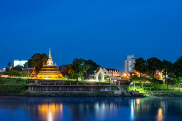 Fototapeta na wymiar pagoda with the river in Phitsanulok Province