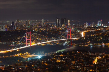 Obraz premium Istanbul Bosphorus Bridge in the Night Lights, Uskudar Istanbul, Turkey
