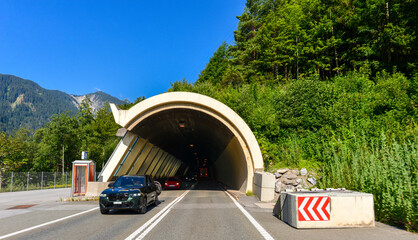 Dalaaser Tunnel auf der Arlberger Schnellstraße S16 in Vorarlberg/Österreich 