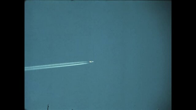 Italy 1971, Airplane chemtrail