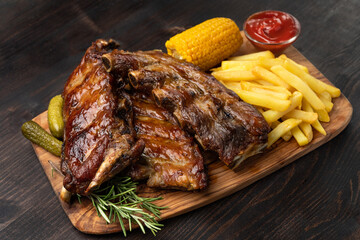 Grilled ribs with barbecue sauce and ketchup	