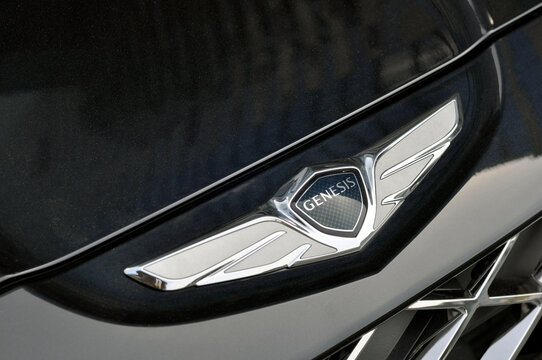 Hyundai Genesis yf rfgjnt logo for a luxury executive sedan. Close-up photo, front view