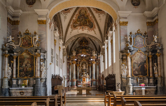 Interior facing the altar, Augustinuskirche St. Augustine Lutheran church, Schwaebisch Gmuend, Baden-Wuerttemberg, Germany, Europe