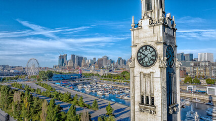 Clock tower and Montreal - obrazy, fototapety, plakaty