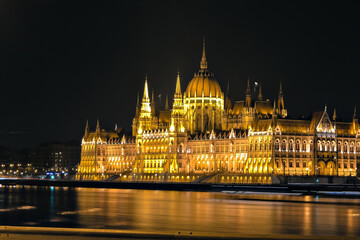 Fototapeta na wymiar Parlamento de Budapest