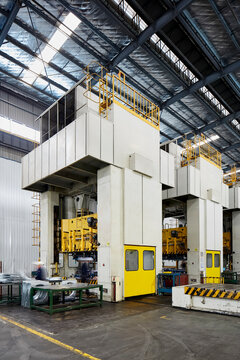 Heavy duty compressors in large factories