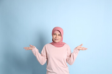 Naklejka premium Woman with Hijab