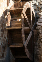 Fototapeta na wymiar wooden water mill 