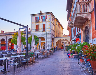 Restaurants in Port Vecchio of Desenzano del Garda, Lake Garda, Italy