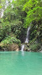 Rio y cascada el danubio en Buenaventura, Colombia © Brian S. García
