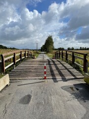 Holzbrücke im Emsland. Naturpark Moor Veenland.