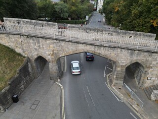 Naklejka premium York City Walls, medieval defence fortification to protect the city and its community from invaders, now an historic tourist attraction 