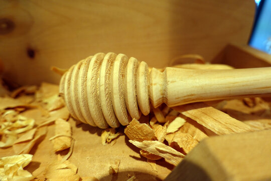 Honigl&ouml;ffel aus Zirbenholz