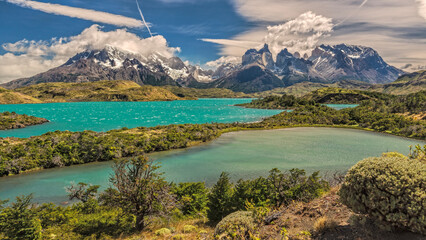 Fototapeta na wymiar Panoramic view of Nordenskjöld lake, Paine Grande, los Cuernos and Monte Almirante Nieto