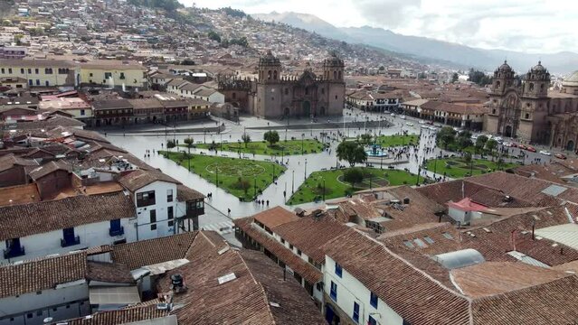 plaza de armas in cusco peru 