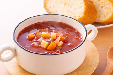 ミネストローネを食べる
