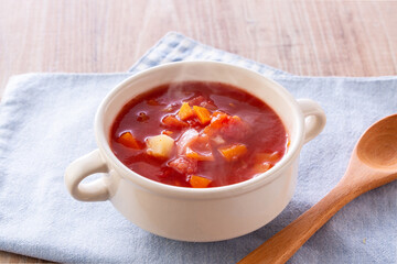 ミネストローネを食べる