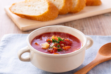 ミネストローネを食べる