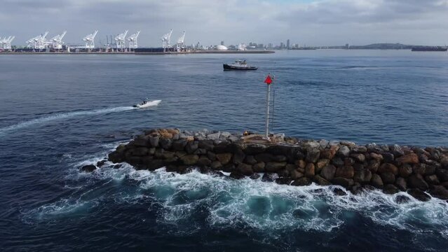 Long Beach Speedboat Ski Races from LBC marina to Catalina Island, Long Beach marina,
Pacific Ocean.