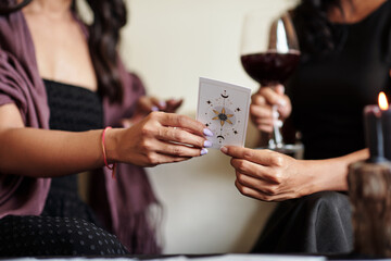 Explaining Meaning of Tarot Card