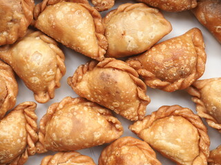baked small curry puff