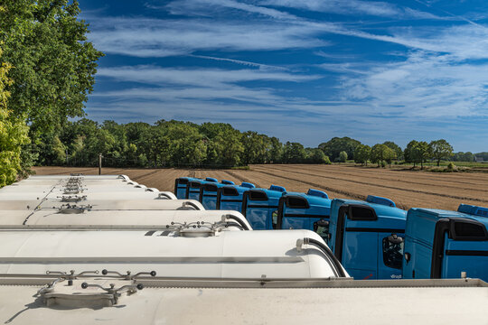 silotruck in a row